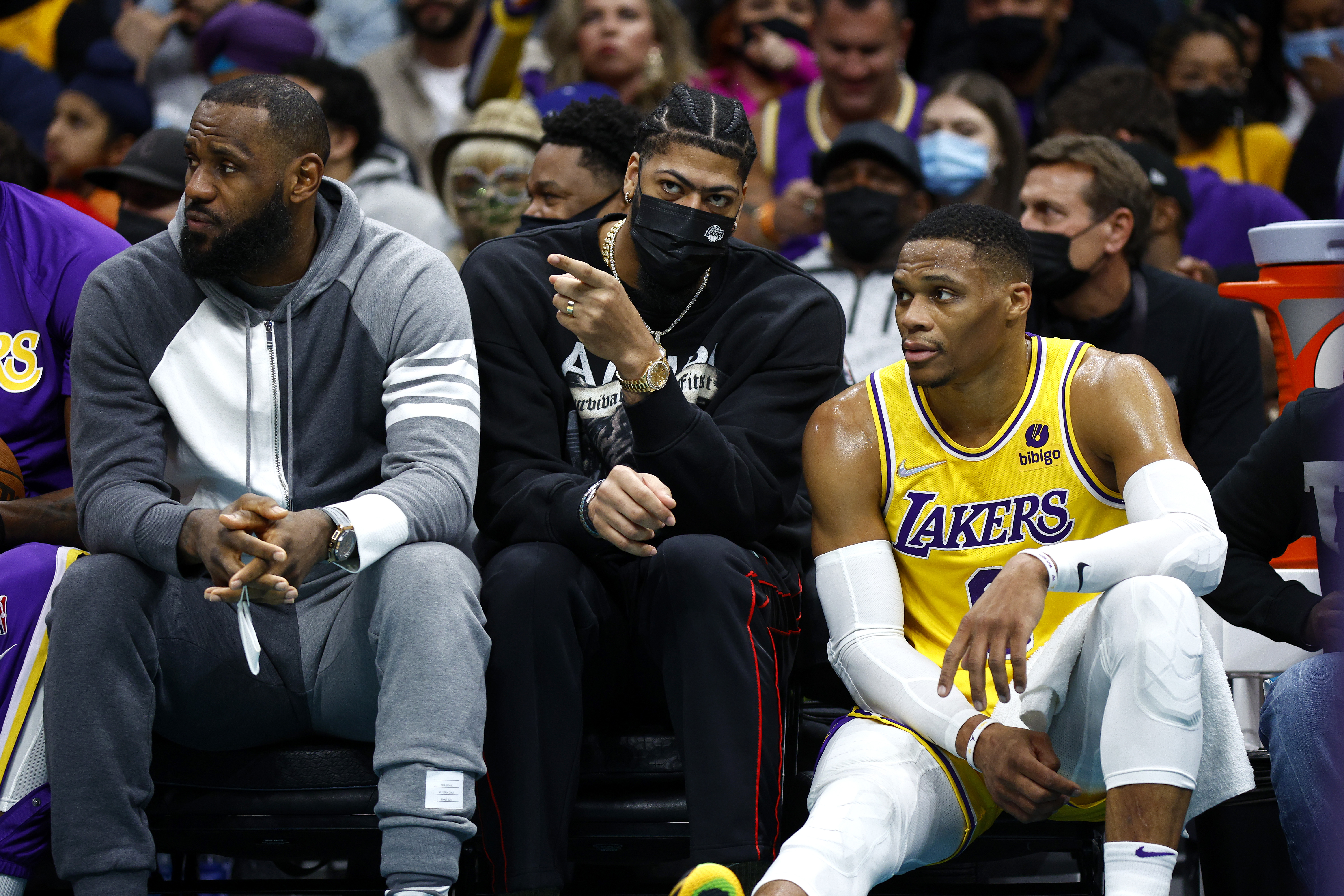 Lakers Training Camp ! LeBron James, Russ, and AD have a 3 point contest 