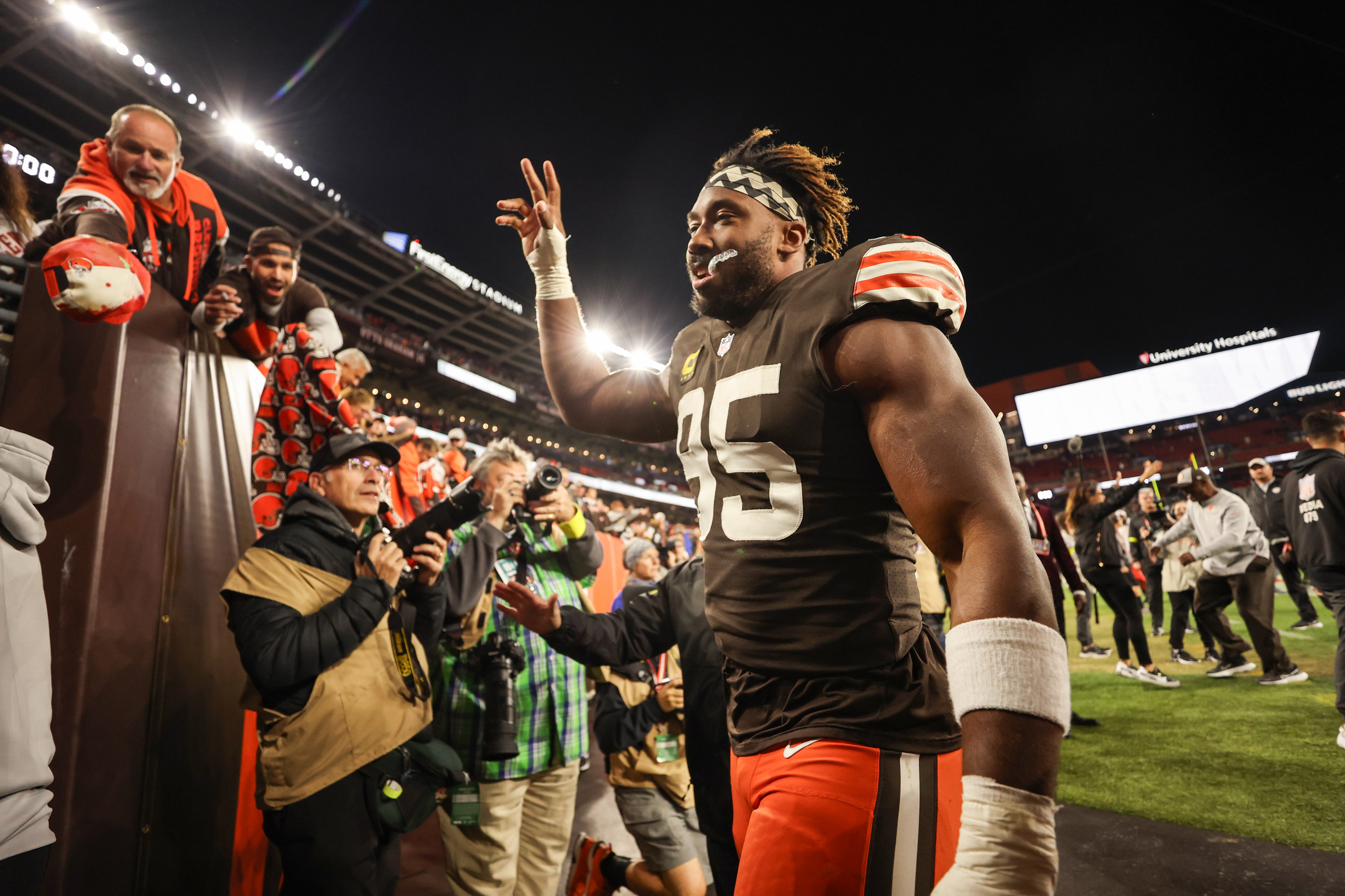 Browns' Myles Garrett to practice for first time since car crash