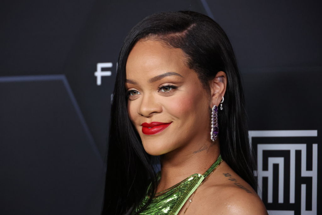 Rihanna plans highly-awaited return to stage with Super Bowl