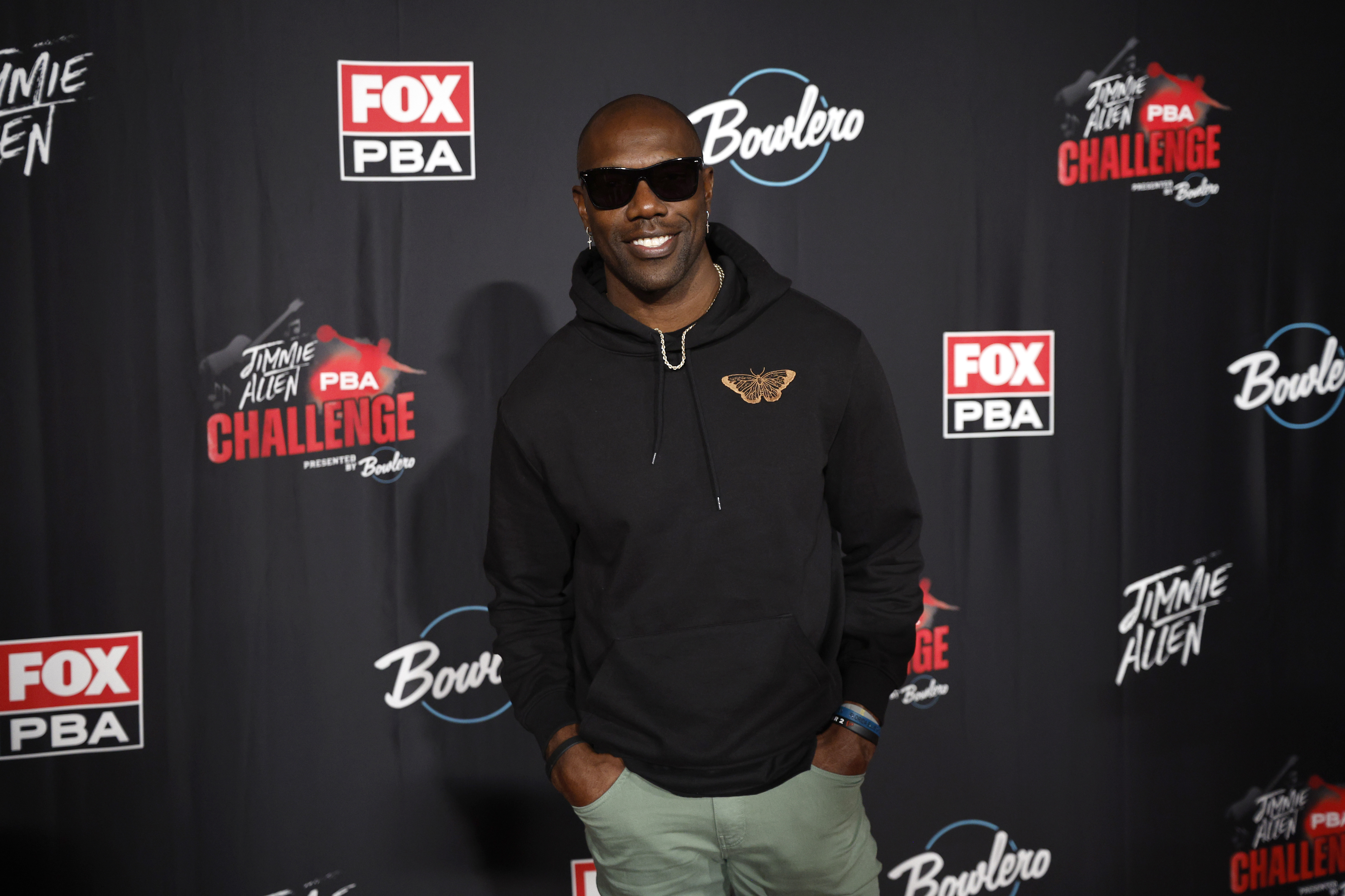 Cowboys WATCH: Dallas Ex WR Terrell Owens Punches Out Man at CVS, DFW Pro  Sports