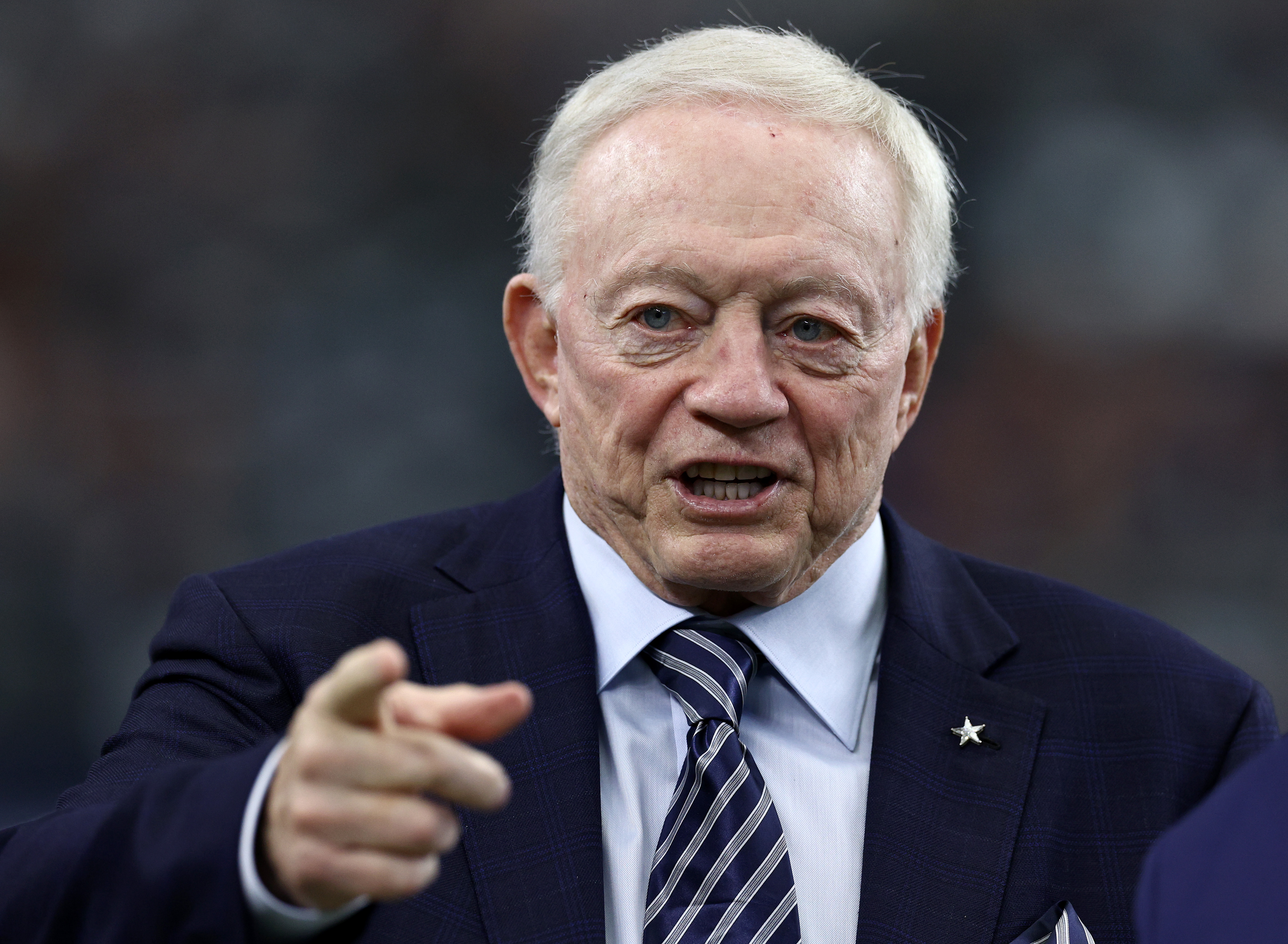 Jerry Jones' controversial Halloween costume: Why did he dress up as a  blind referee?