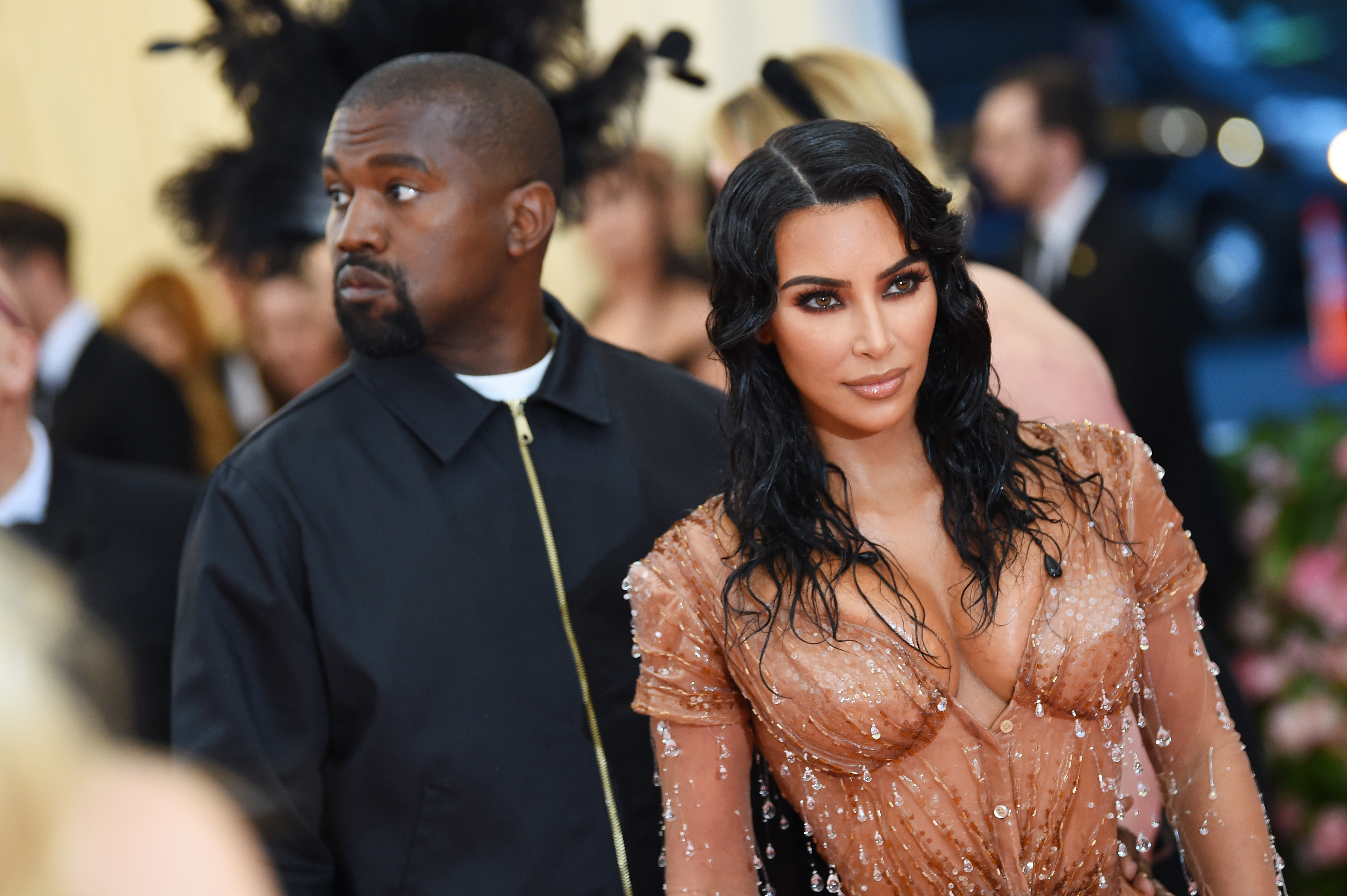 D.L. Hughley mocks Kanye West divorce with 'Gold Digger' lyrics