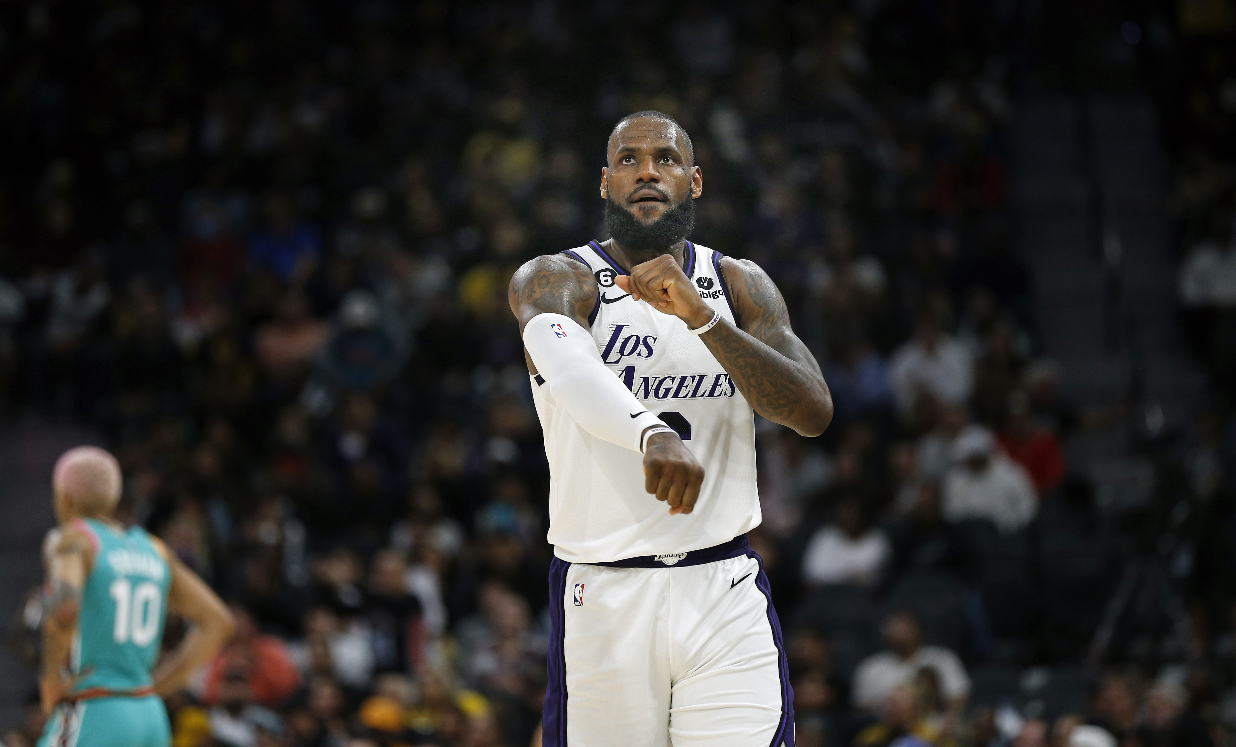 LeBron James is right about Jerry Jones accountability, says sports