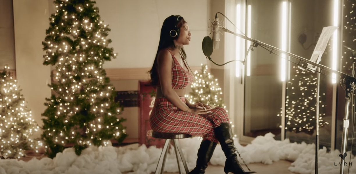 Summer Walker Covers “Santa Baby” Just In Time For Christmas