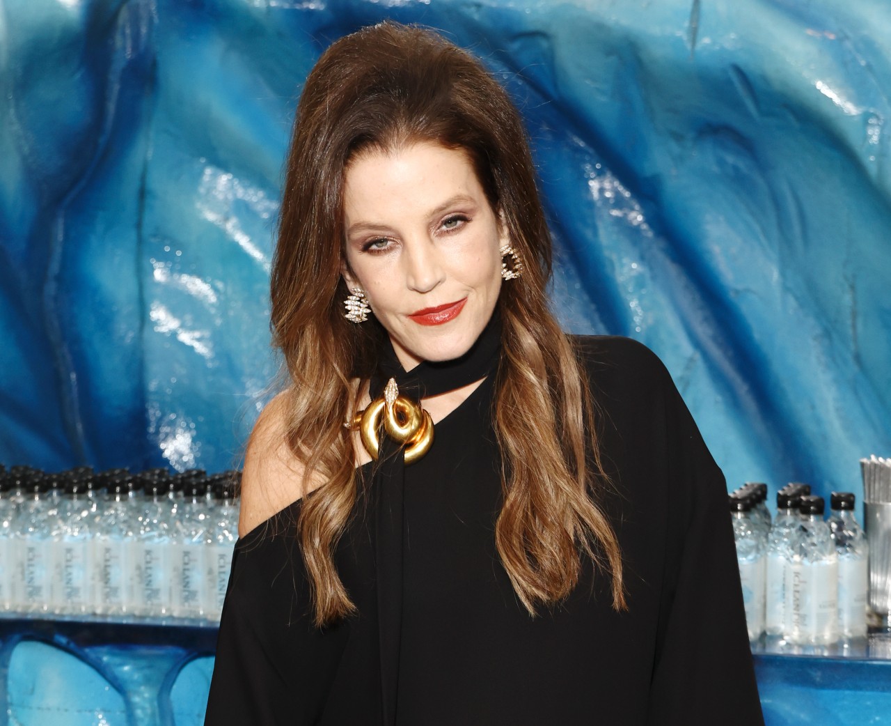 Lisa Marie Presley Suffers Cardiac Arrest On Life Support