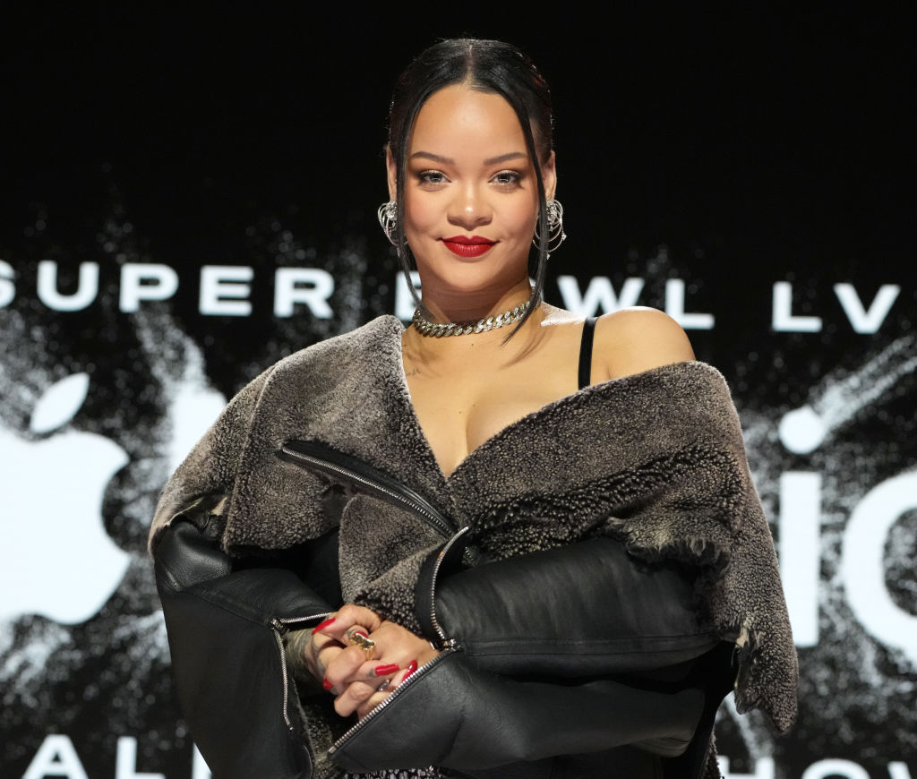 Rihanna And Her Son Arrive To Milan Fashion Week