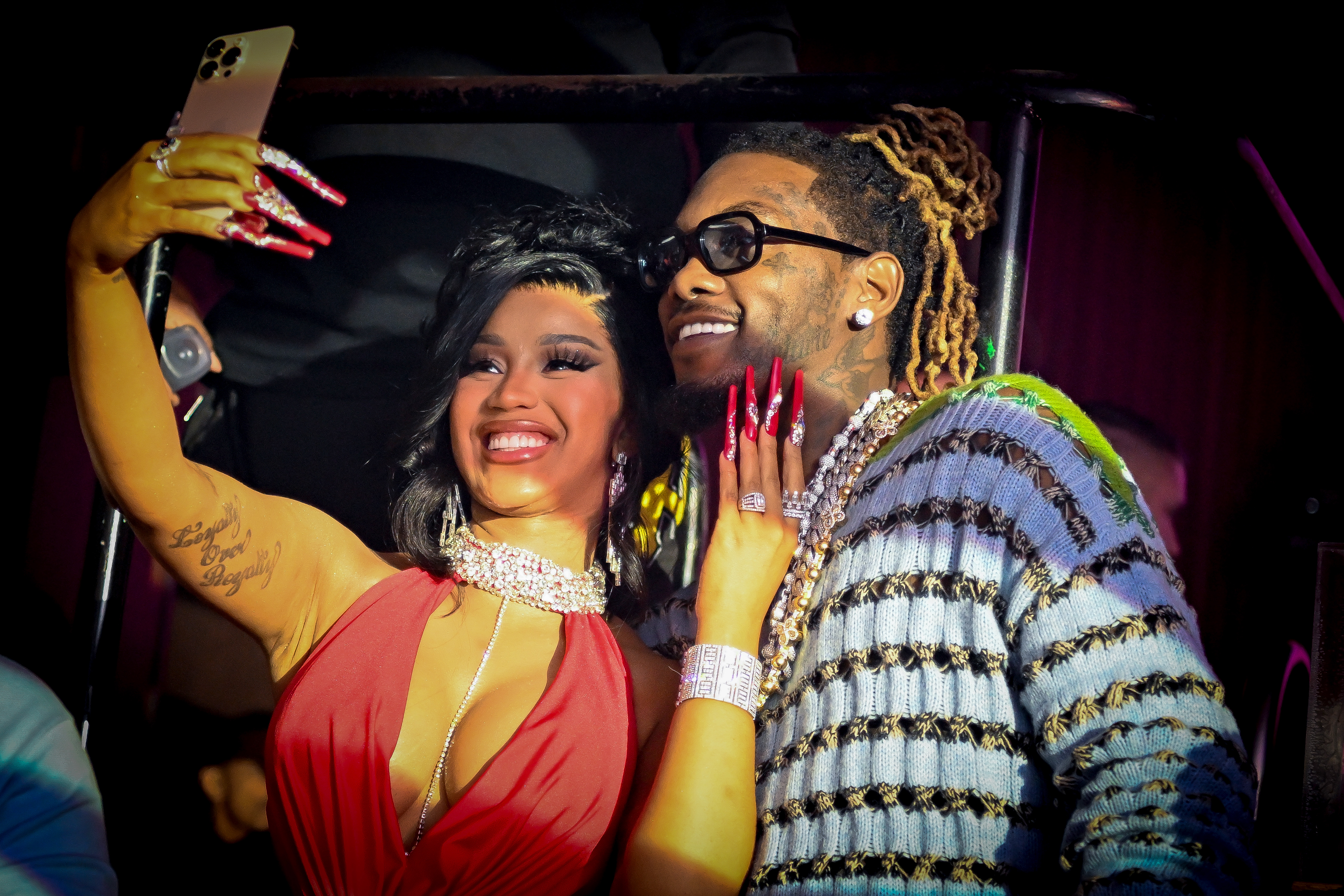 Cardi B & Offset Make Out In Steamy Display During Pre-Grammys Gala Red Carpet: Video
