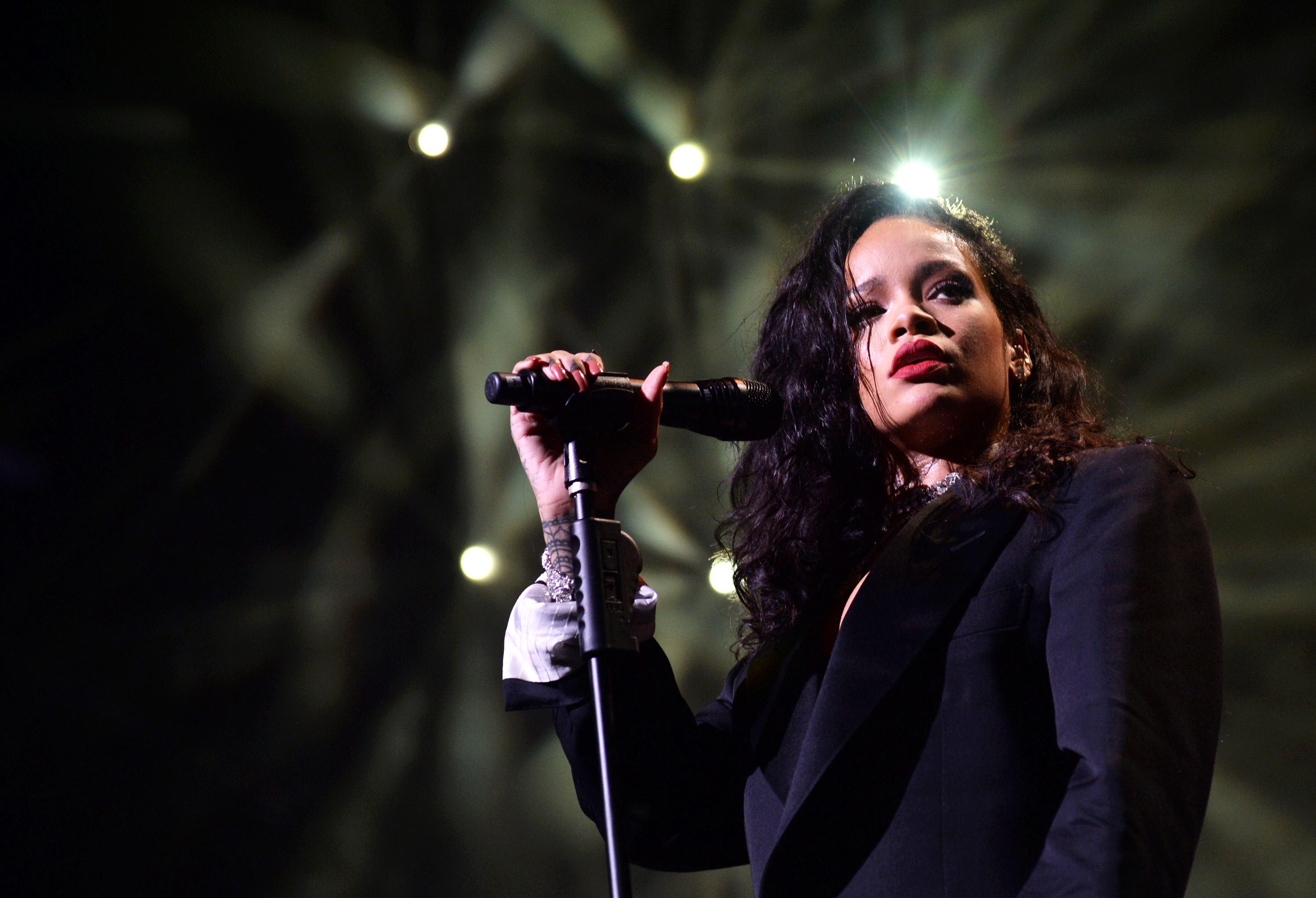 Report: Rihanna to Embark on Stadium World Tour After 2023 Super Bowl -  That Grape Juice