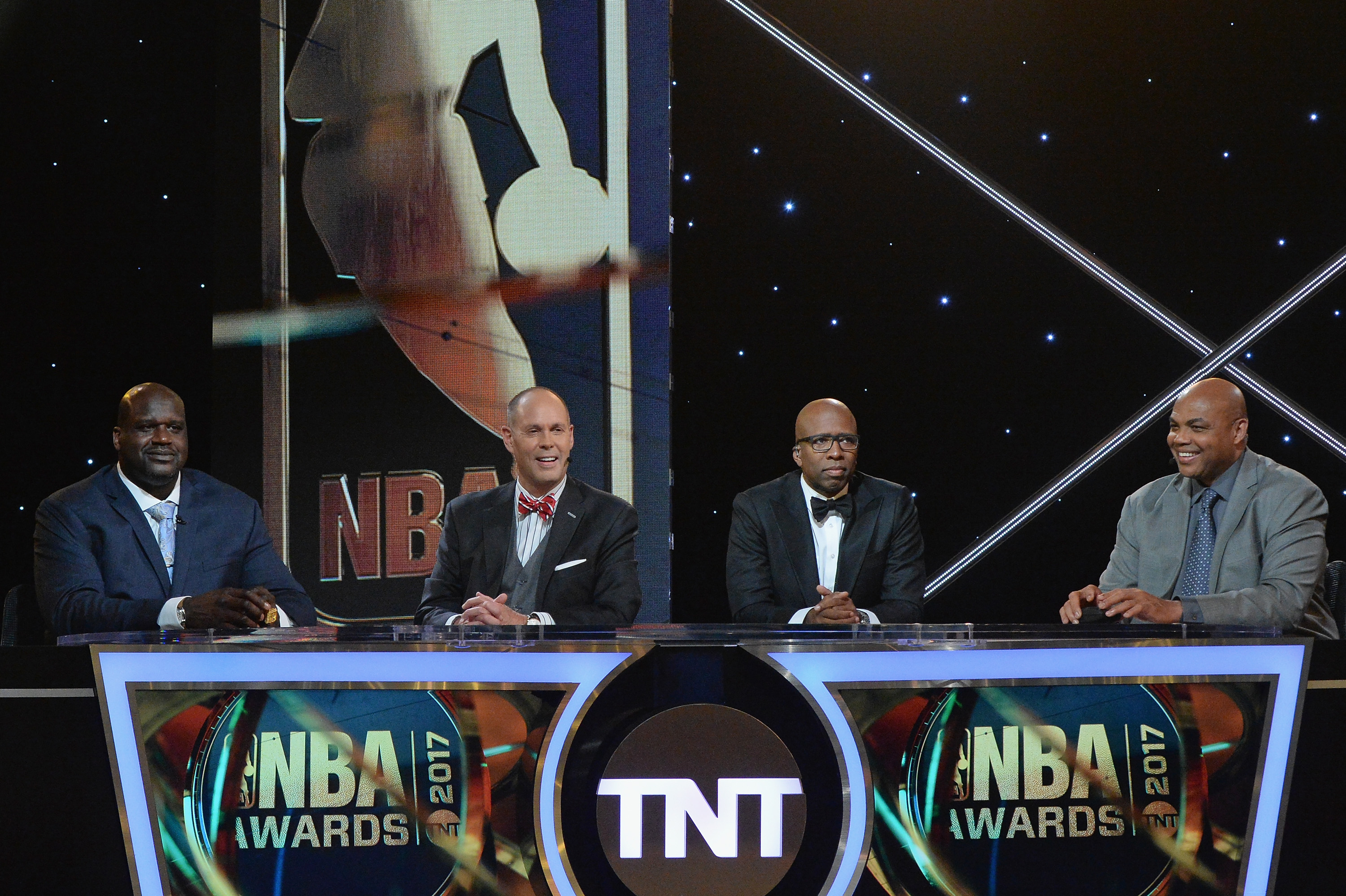 Shaq And Barkley Fight 16 - 3fgocmo