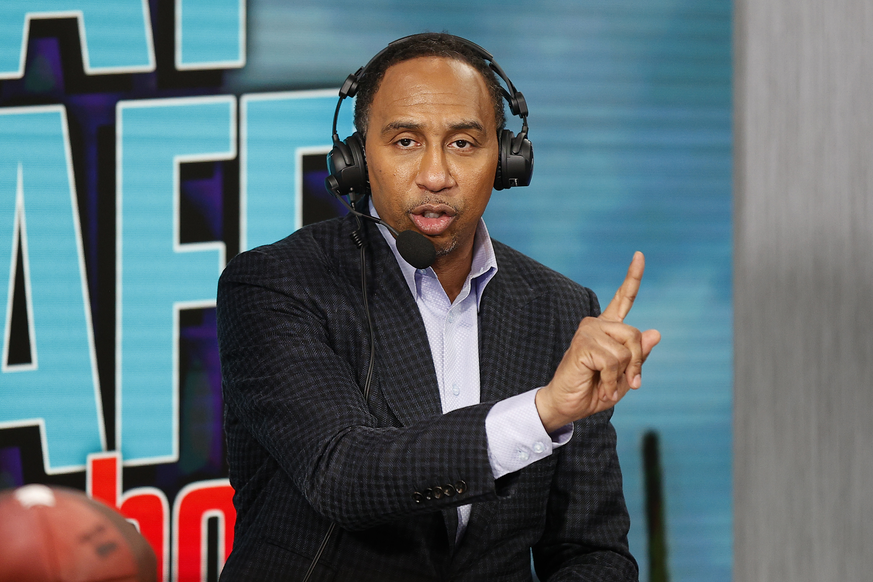 Stephen A. Smith Hilariously Falls Asleep During Aaron Rodgers Conversation