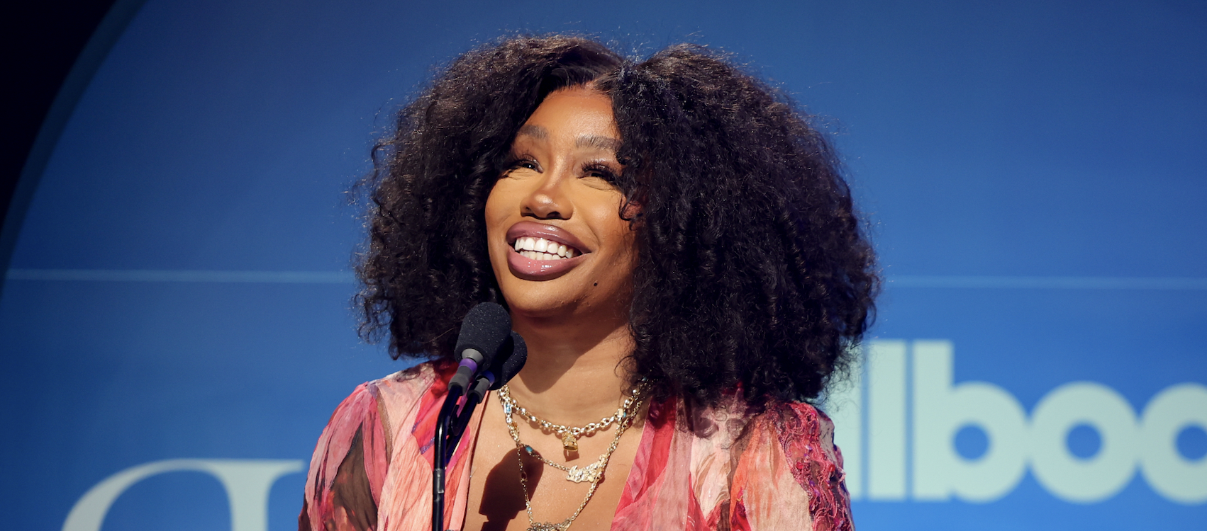 SZA Shows Off Stunning Fit & Body For Atlanta Show