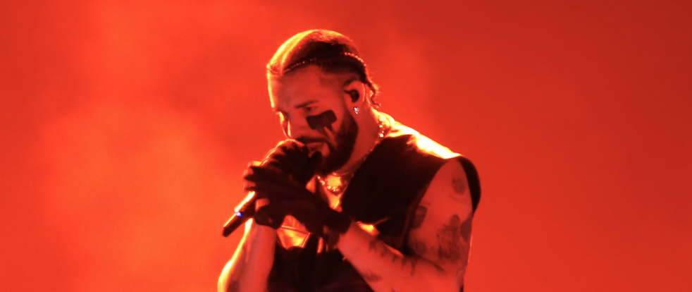 Drake Filmed Himself On Fan’s Phone At Lollapalooza Argentina