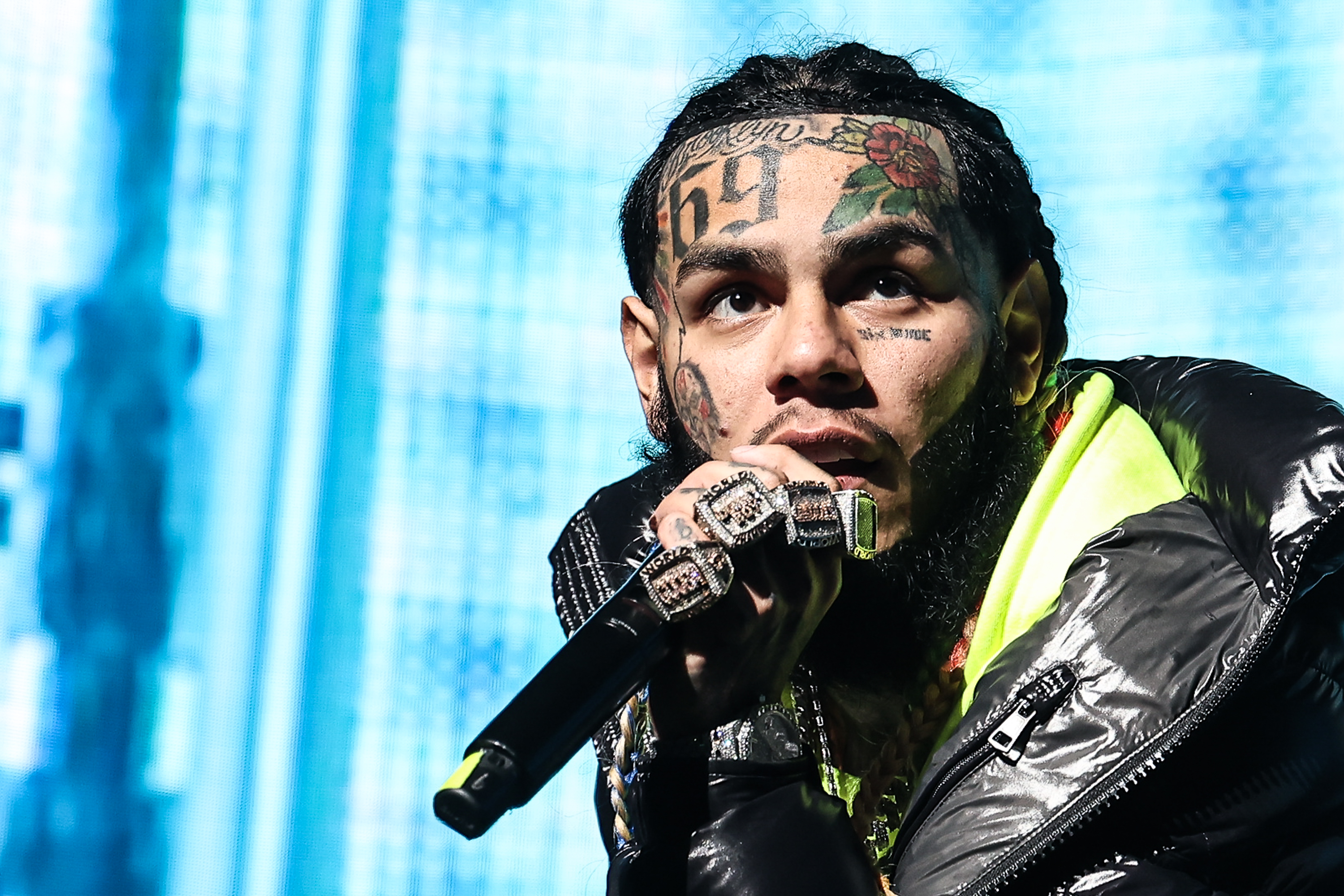 6ix9ine Displays His Singing Chops In New Snippet