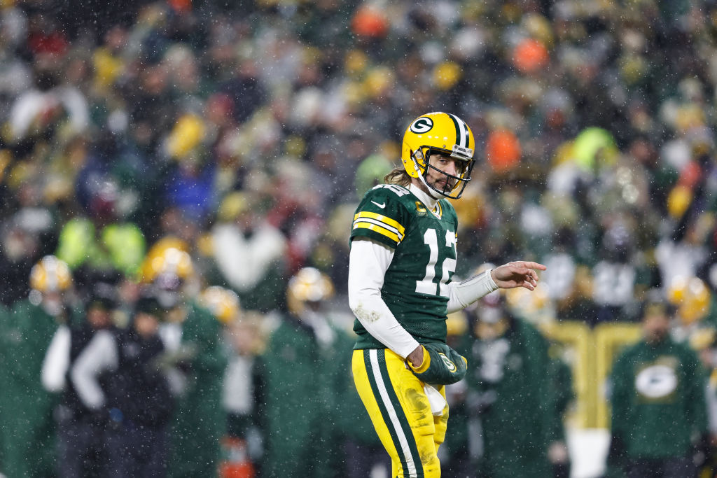 New Footwork From Aaron Rodgers Is Baffling Elite Quarterback Trainers