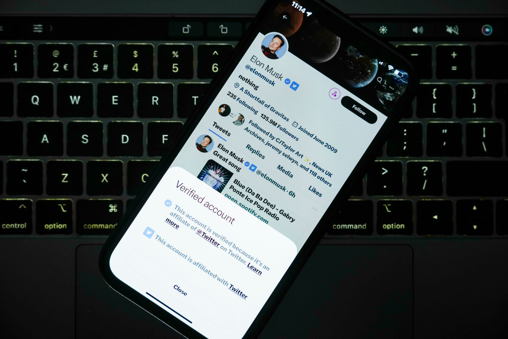 Dead Celebs Get Blue Checkmark In Latest Twitter Update