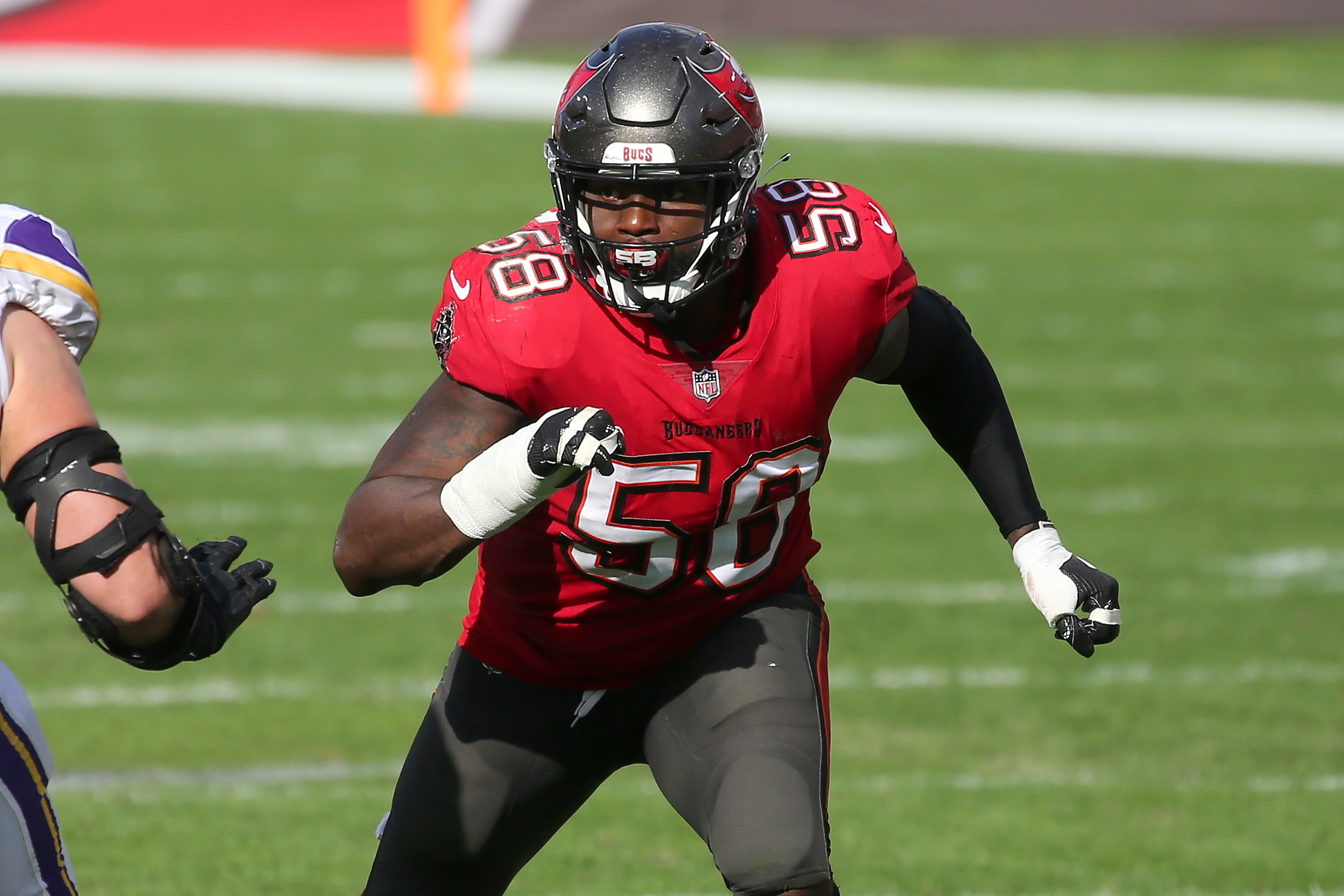 Daughter of Tampa Bay Buccaneers' Shaq Barrett drowns in family pool