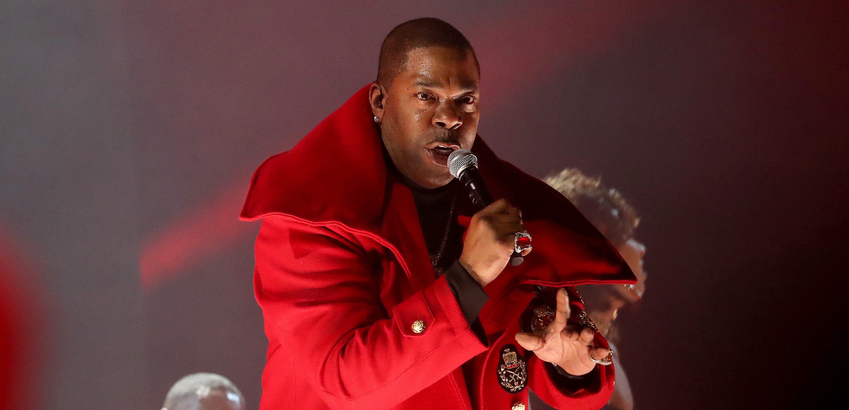 Busta Rhymes Blasts Rappers Performing With Backing Tracks