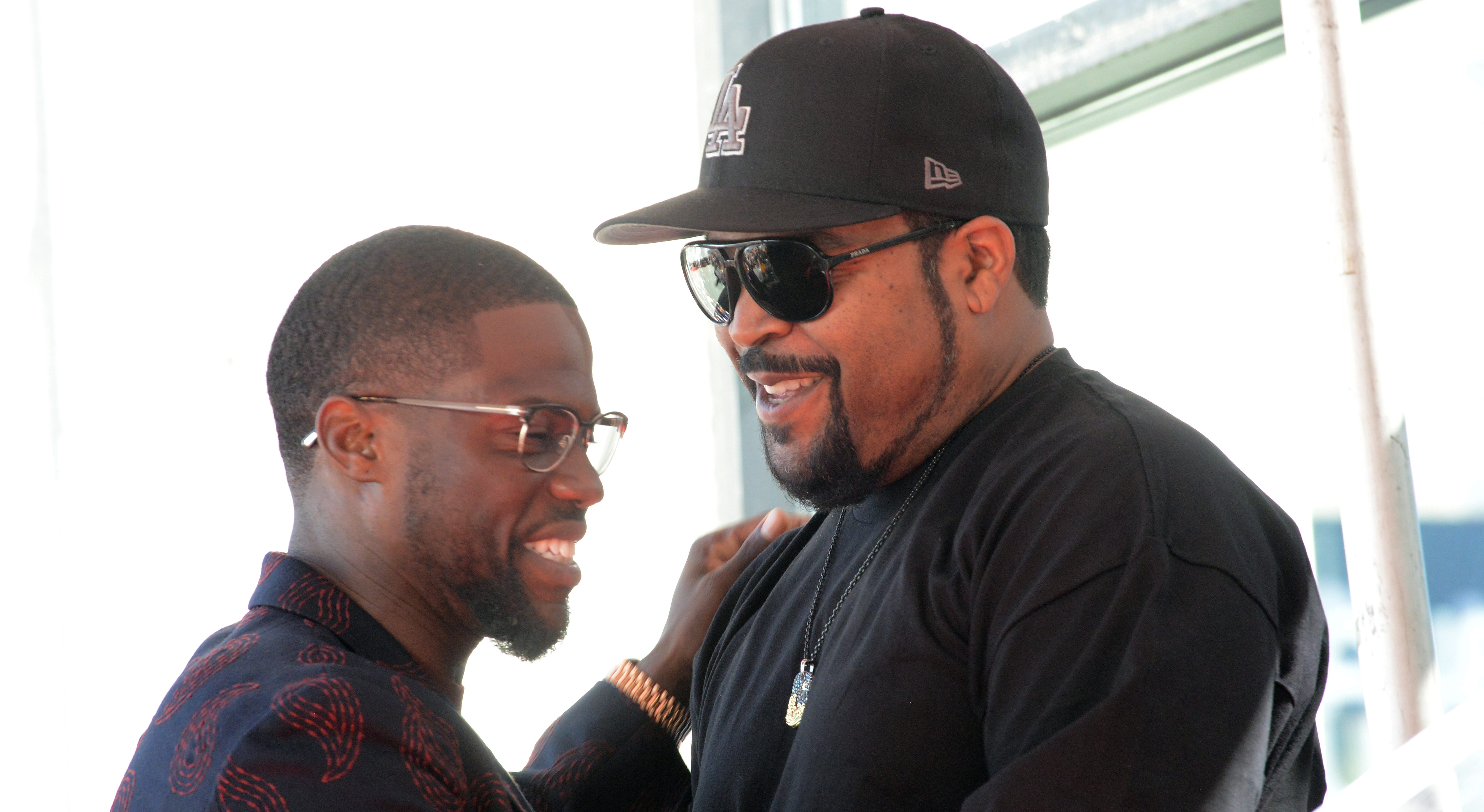 Kevin Hart Gives Ice Cube His Flowers
