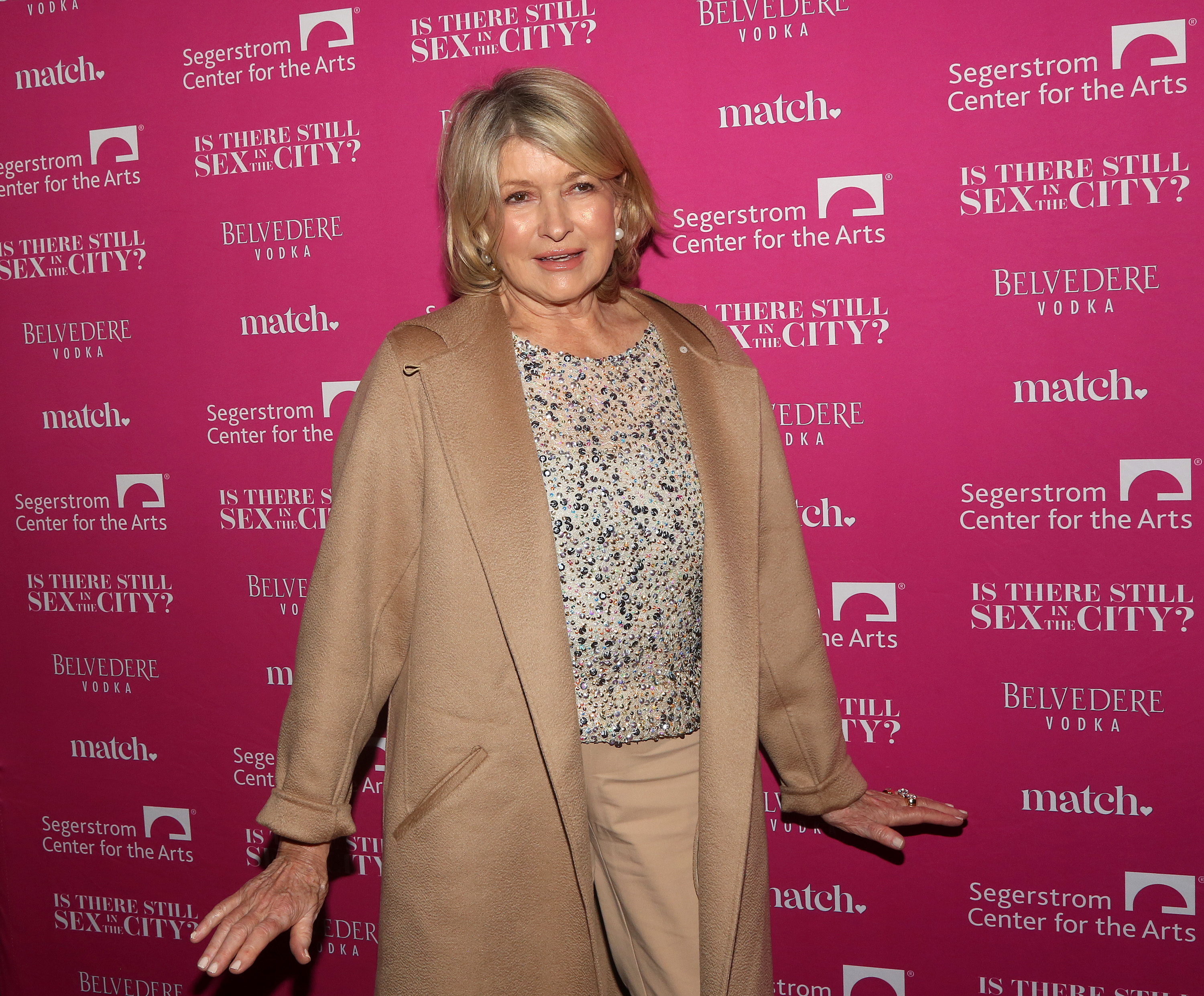 Martha Stewart Covers “Sports Illustrated”: 81-Year-Old Is Magazine’s Oldest Swimsuit Model