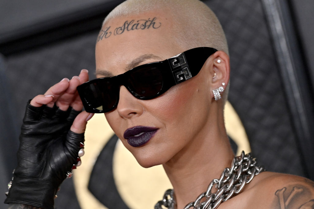 Amber Rose And Joseline Hernandez Appear To Get Into Physical Altercation