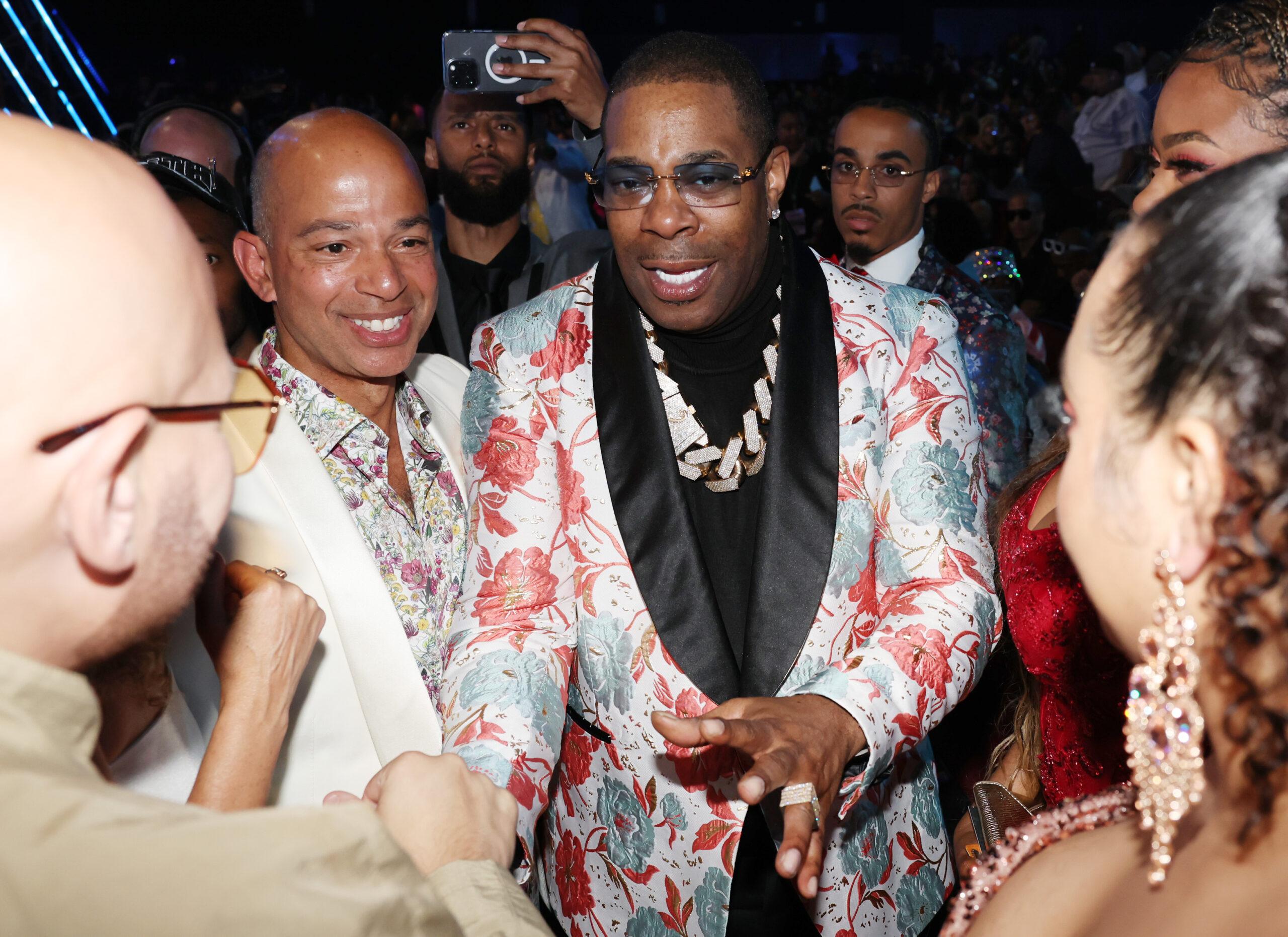 Busta Rhymes Breaks Down Into Tears Accepting Lifetime Achievement Award At 2023 Bet Awards 9234