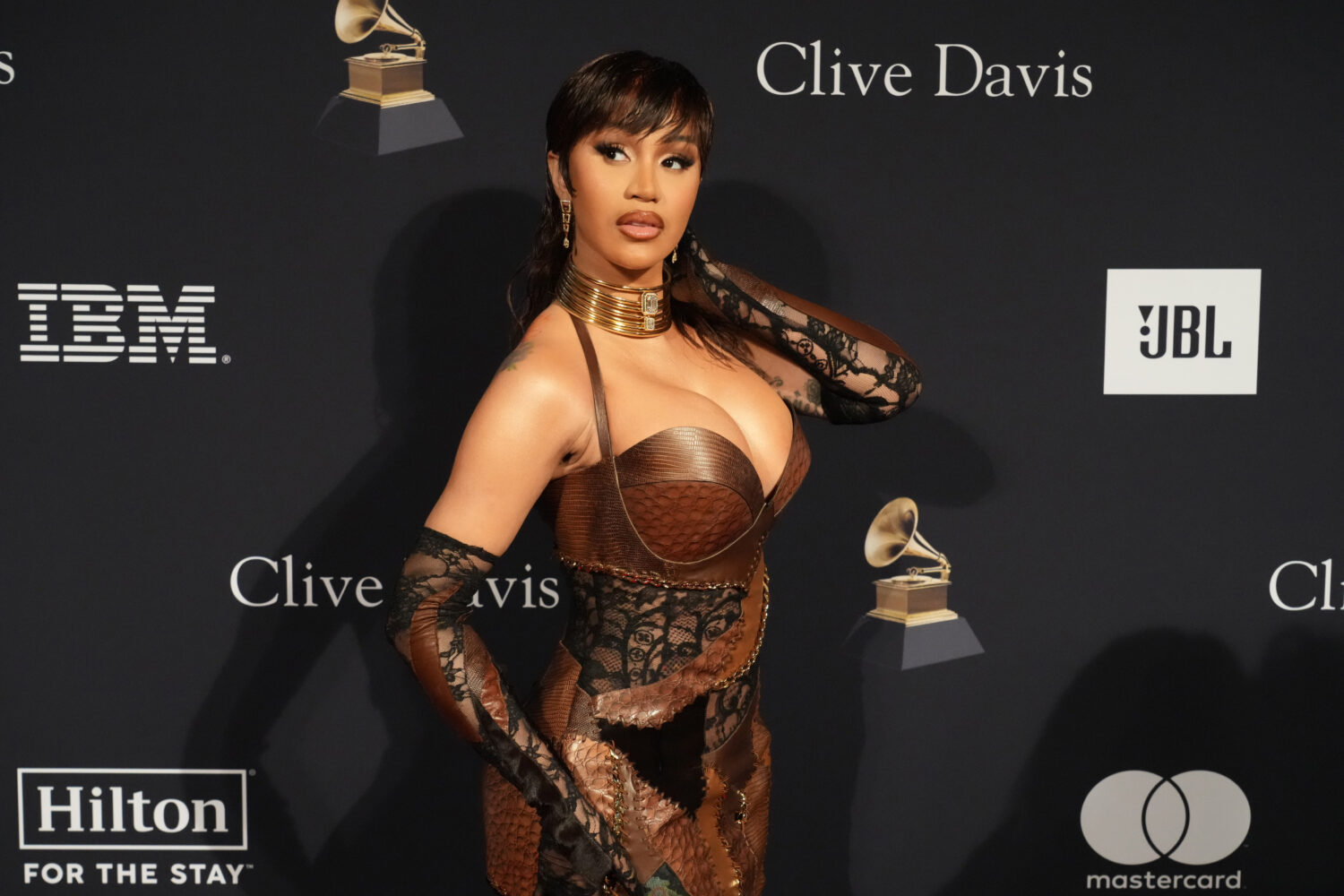 Cardi B Spanks Her Own Booty On Twitter To Celebrate “Put It On Da Floor Again” Success Cardi B Spanks Her Own Booty On Twitter To Celebrate “Put It On Da Floor Again” Success