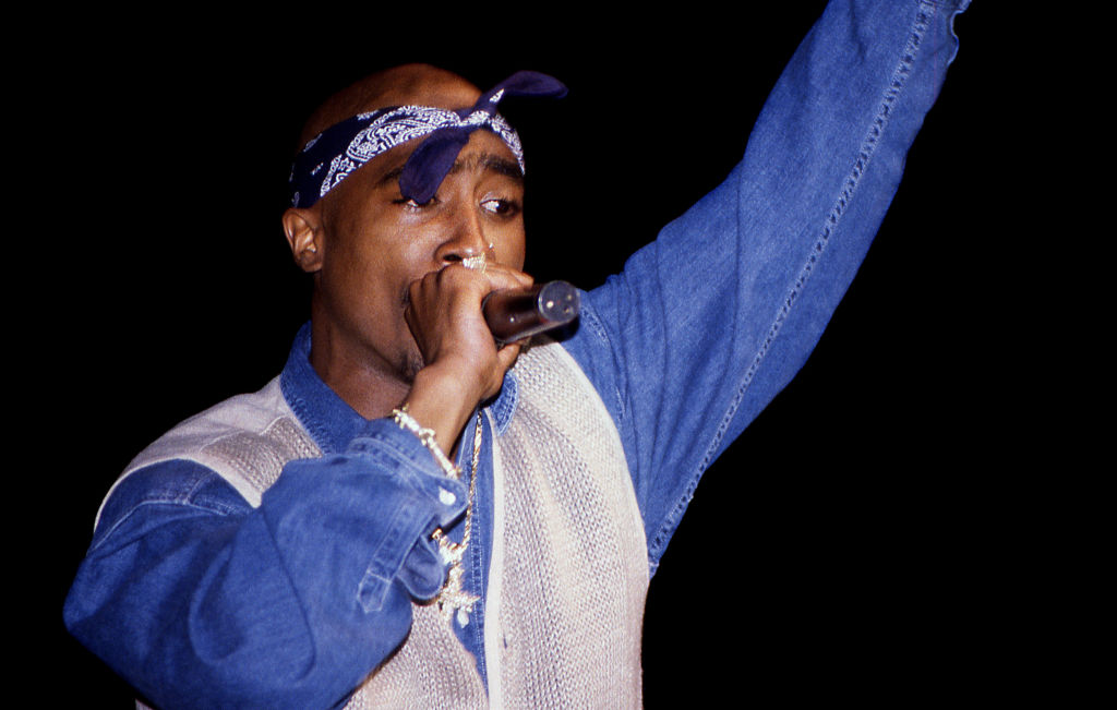 2Pac performs in Chicago