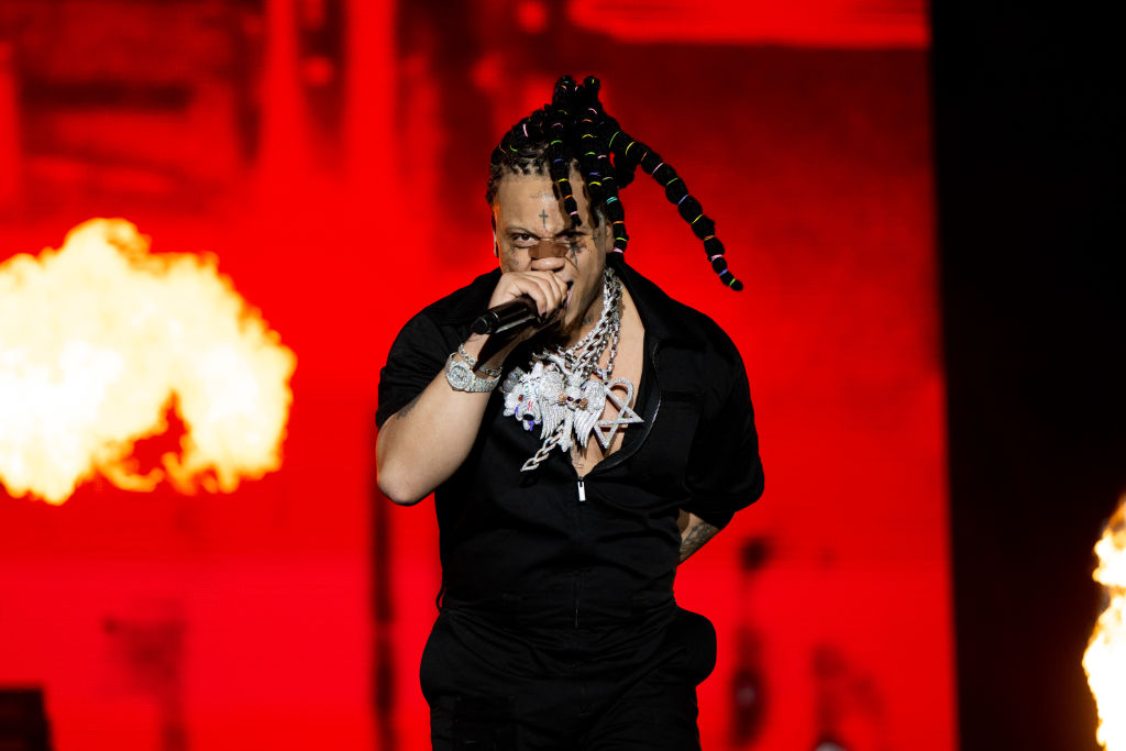 Trippie Redd Gets 150K Chains Delivered