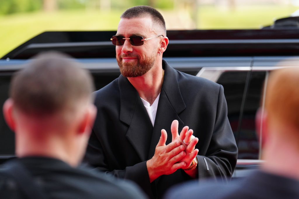 Travis Kelce speaks on desire to get paid more, marijuana in football