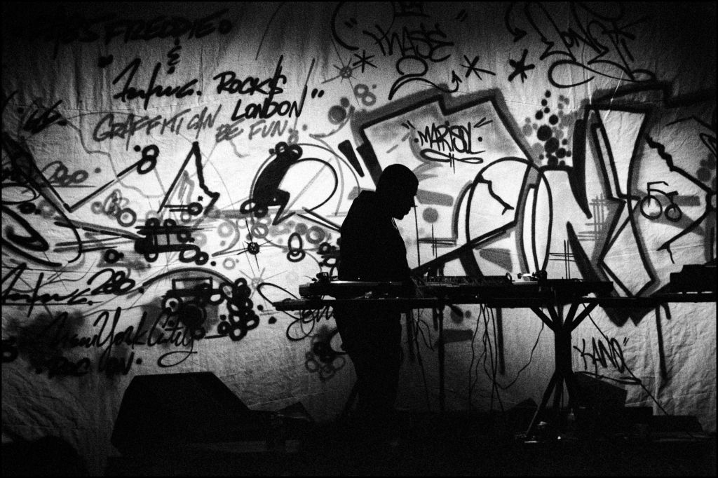 Afrika bambaata DJing