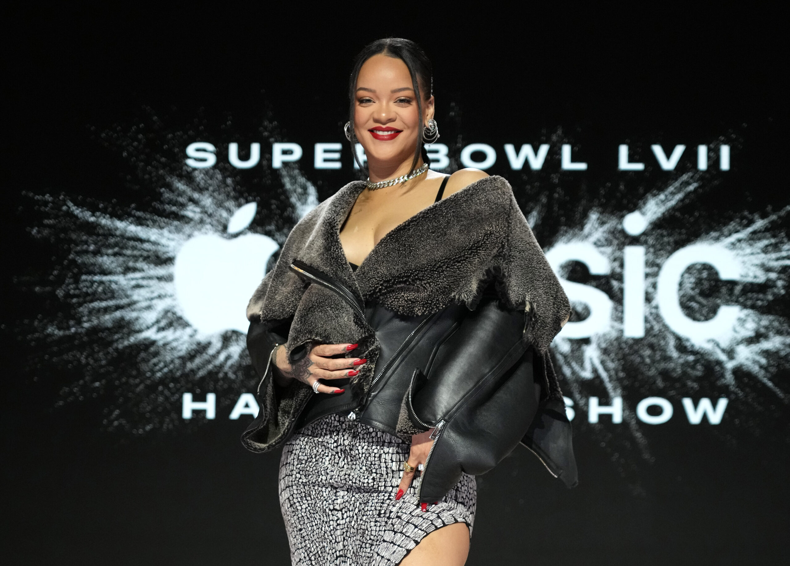 Pregnant Rihanna Wears $1M in Diamonds to Super Bowl 2023 Halftime