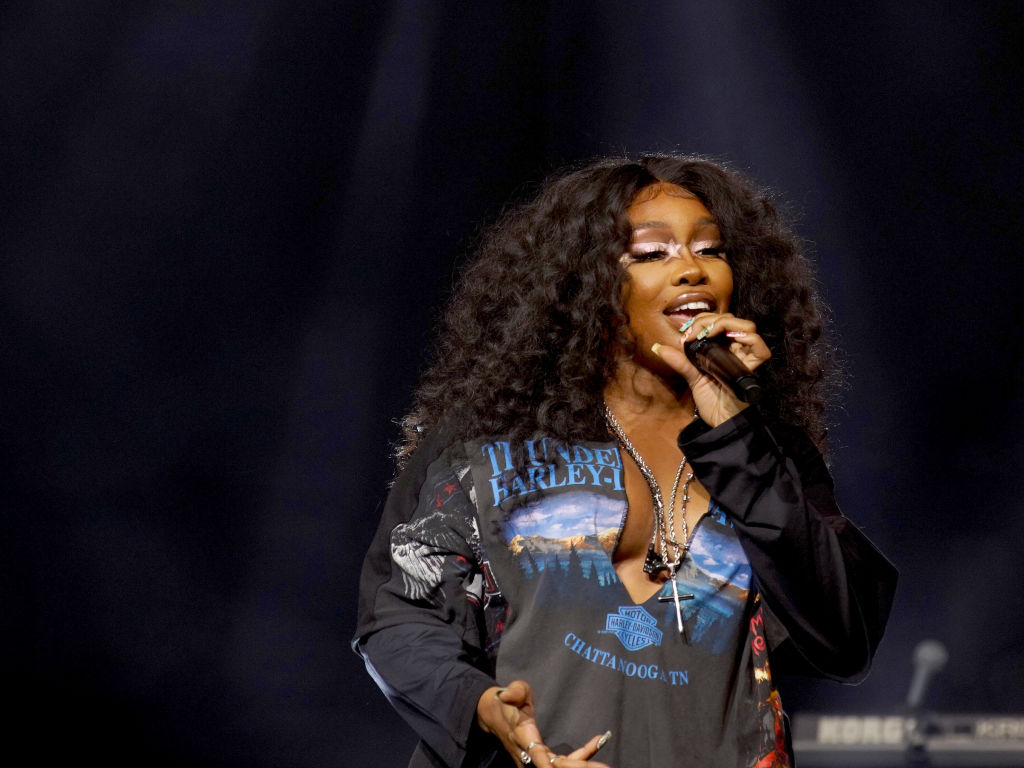SZA Shares Inspirational Message About Online Hate
