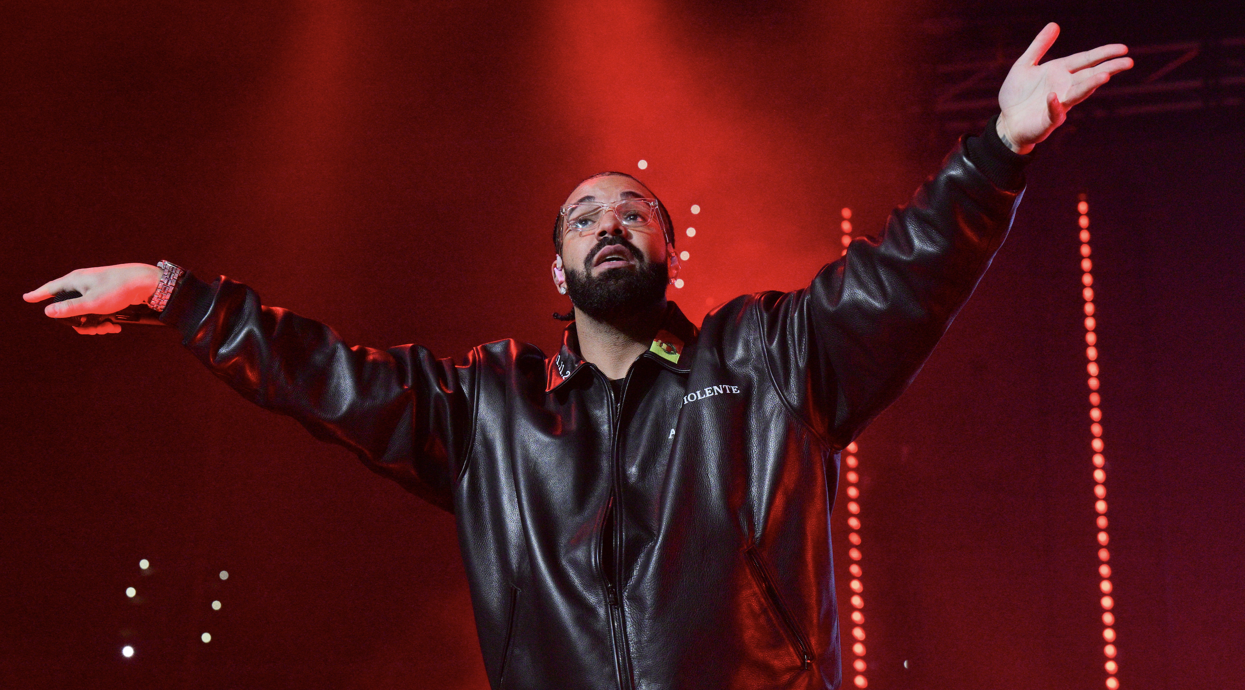 Drake Disappointed That No One Threw Bras At Him During Montreal Show