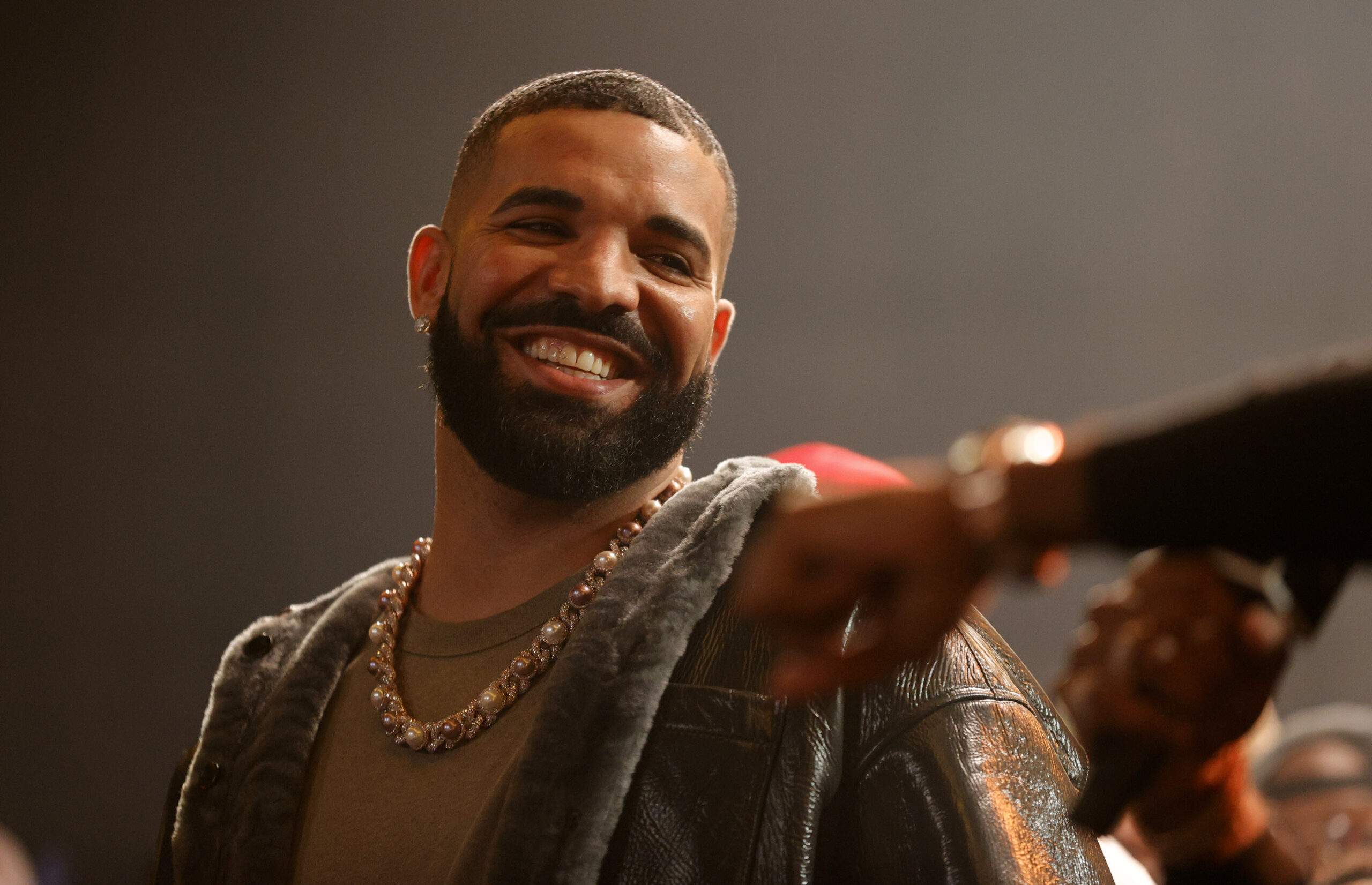 Drake'S Hit Song: Jimmy Cooks (Clean) - o273vy8
