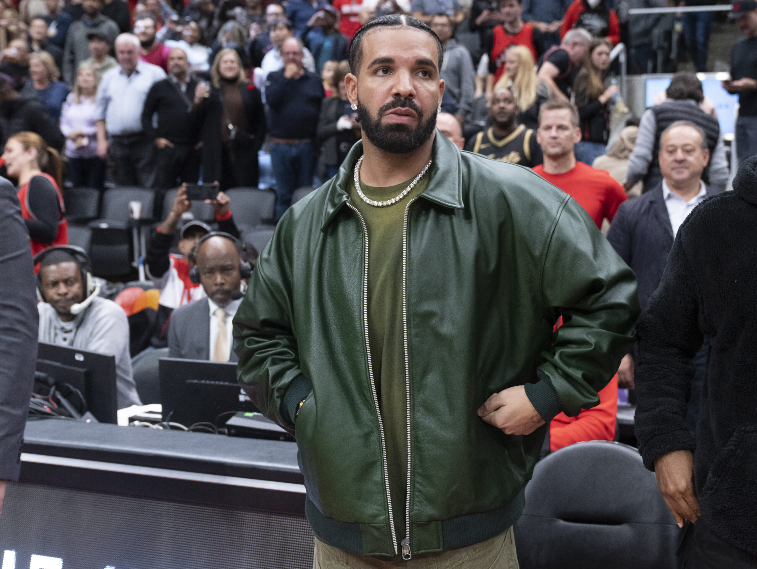 Dress like Drake: Iconic looks inspired by Aubrey Graham