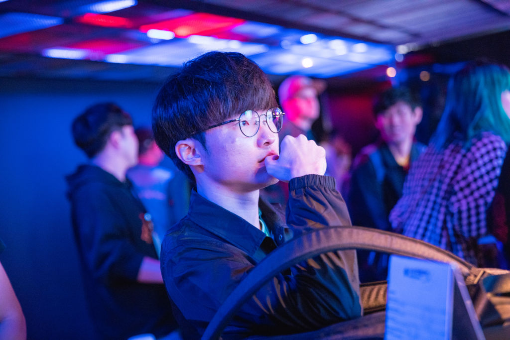 T1 Faker to take break from competing due to arm injury - Dexerto