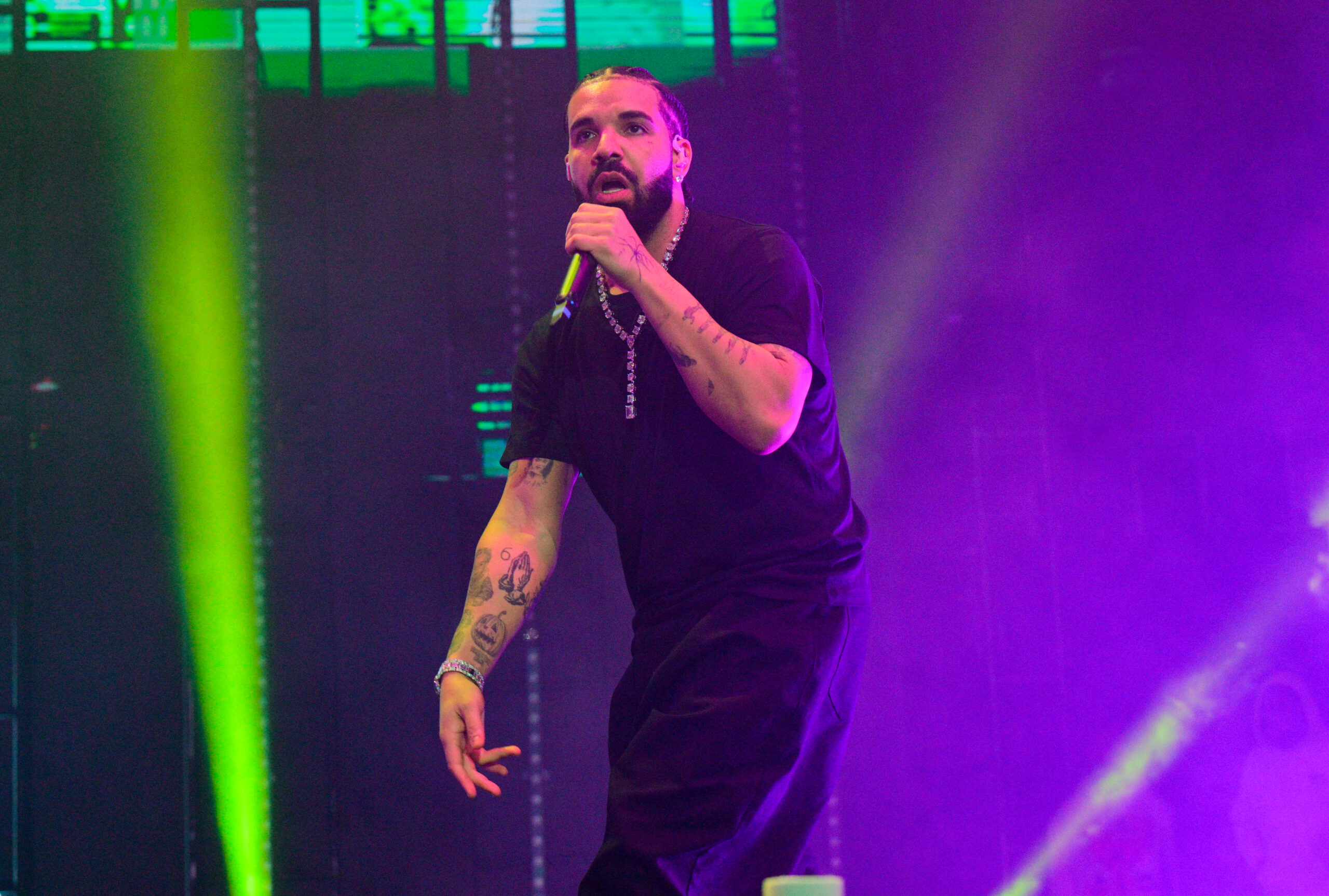 Drake Incorporates Sperm Visuals in Chicago Tour Opener