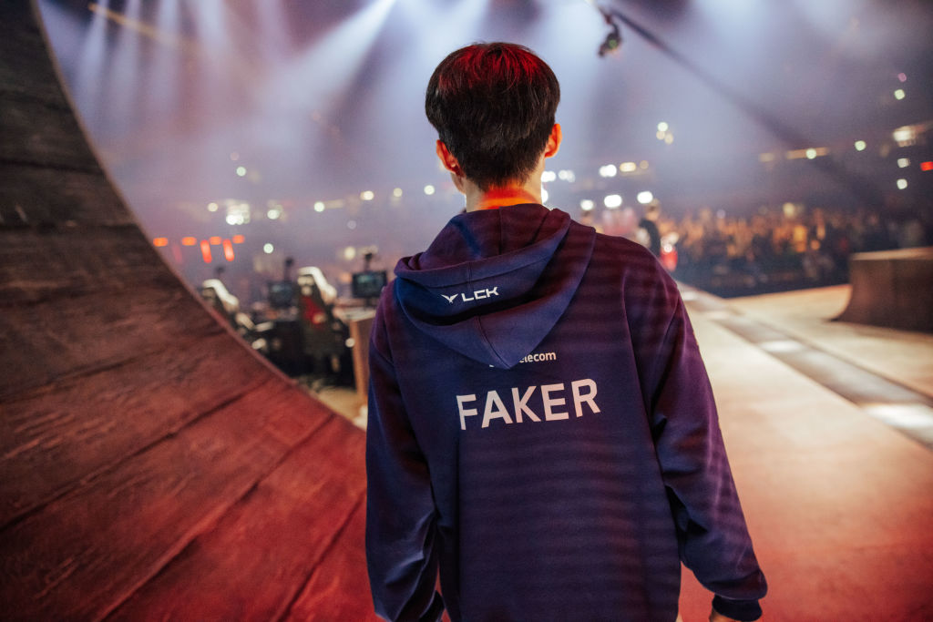 T1 Faker benched due to health issues 