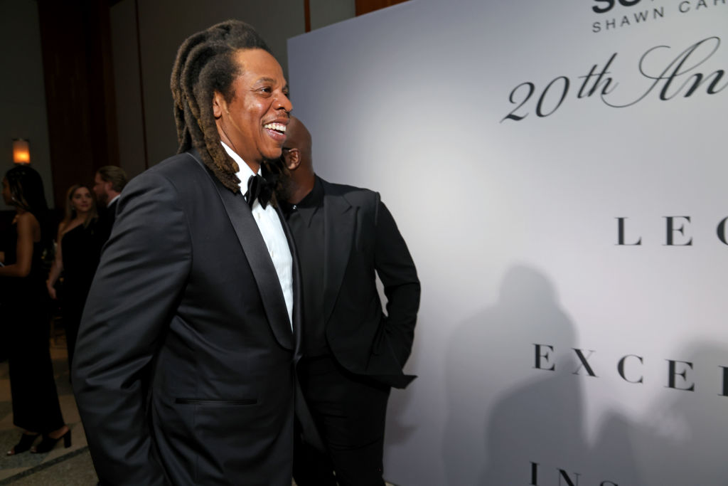 Jay-Z surprises owners of Bronzeville Soul restaurant - CBS Chicago