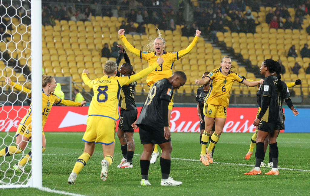 France stuns Brazil with late winner; Sweden qualifies for Women's