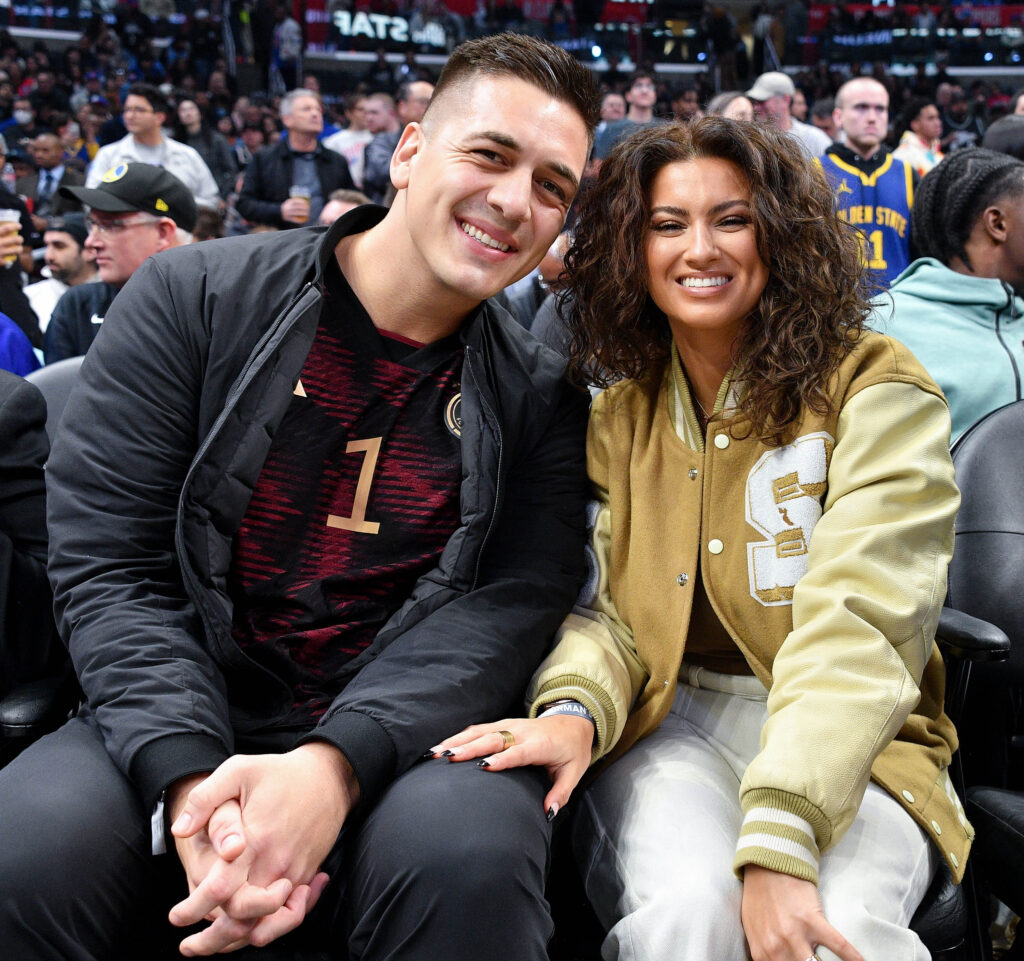 tori kelly net worth