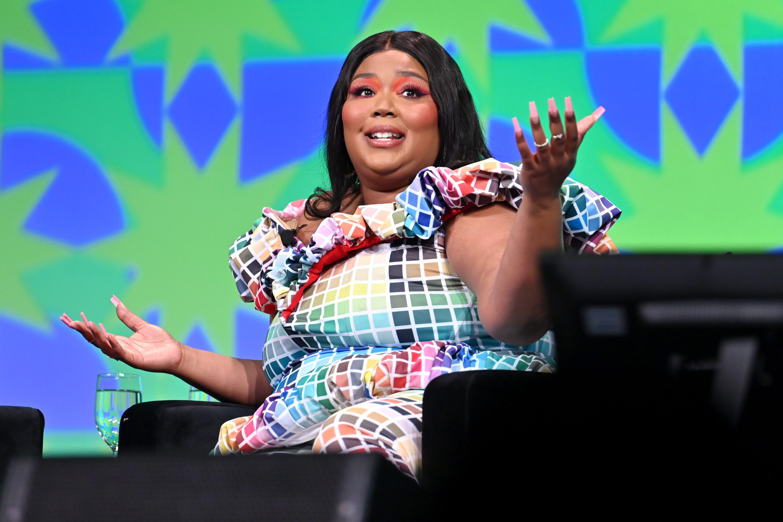 Lizzo Praised Amsterdam S Banana Sex Show In Resurfaced Interview