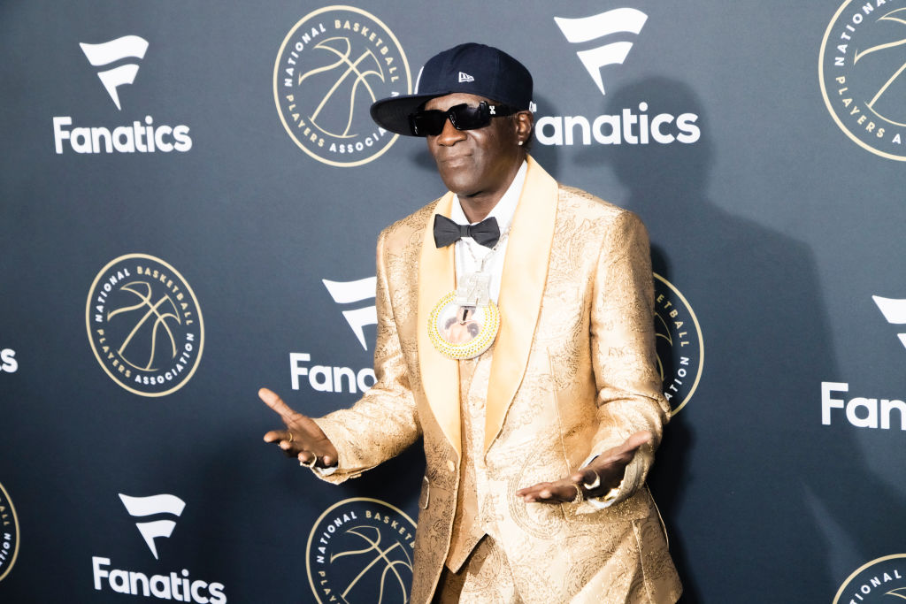 Flavor Flav Shows Up At Taylor Swift Concert And Hugs Her Parents