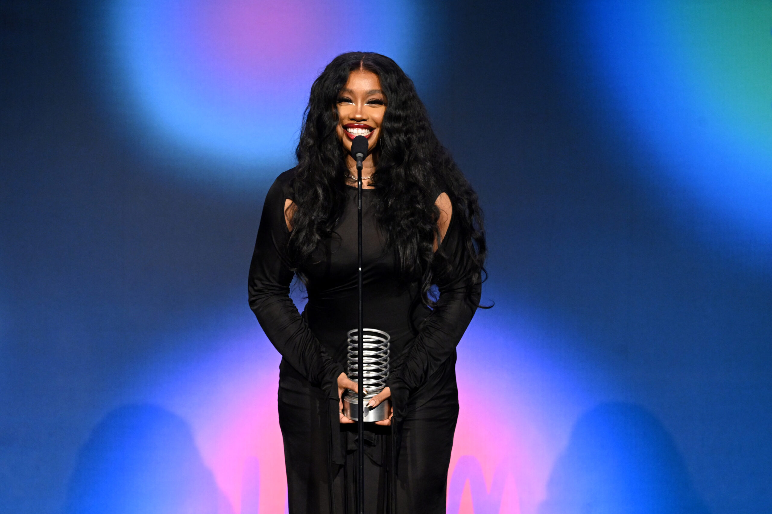 SZA Doubles Up With Stunning Photo Dumps
