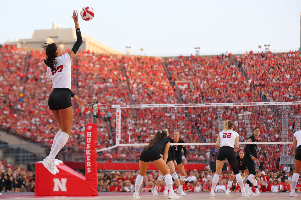 university-of-nebraska-breaks-record-for-highest-attendance-at-a-women