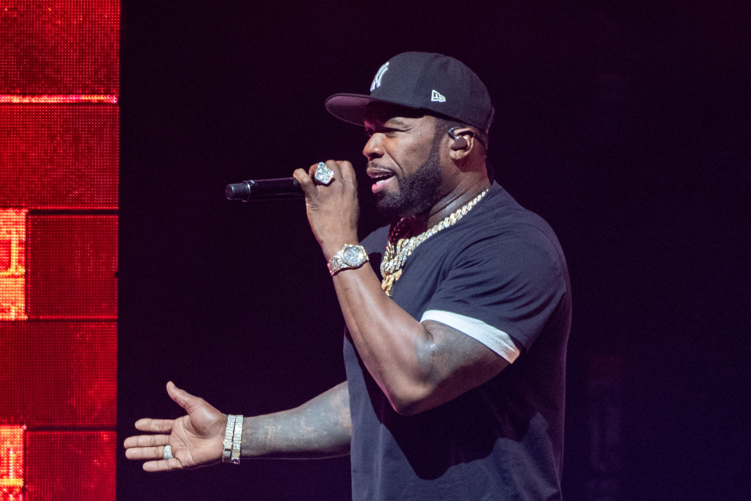 50 Cent’s Security Stops Fan From Rushing Him Onstage