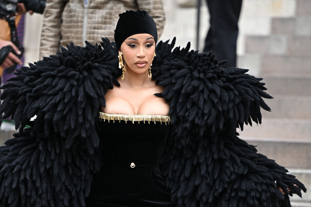 Nicki Minaj Stans Accuse Cardi B’s Father Of Being A “Pedophile,” She Claps Back