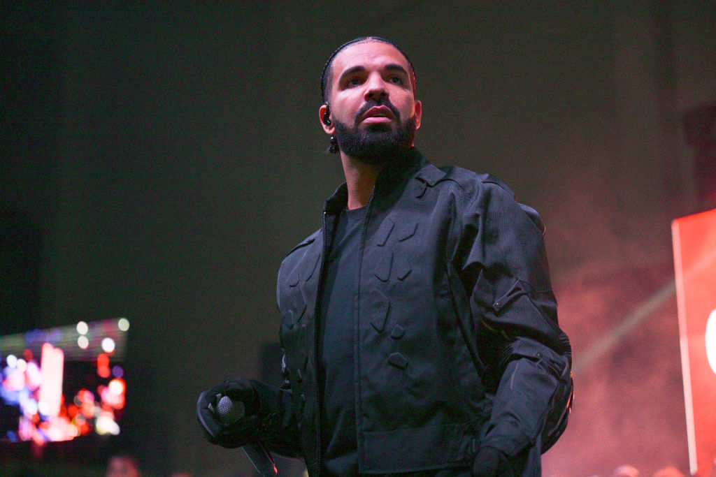 Drake’s Alleged DMs Exposed, Twitter Thinks Woman Fumbled The Bag