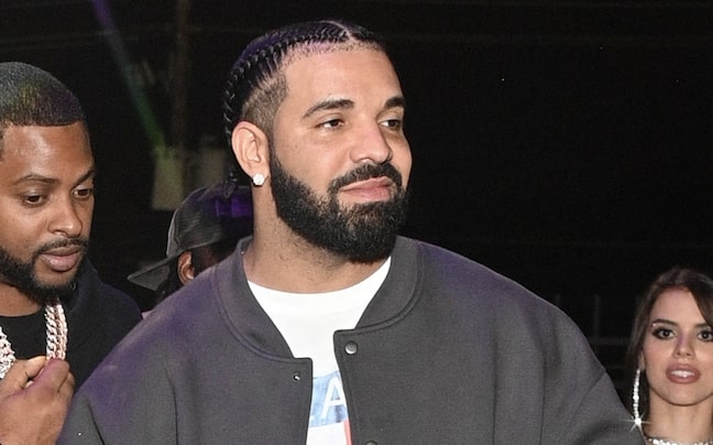 Drake Gifts Fan $50K To “Flex” On Girlfriend Who Left Him: Watch