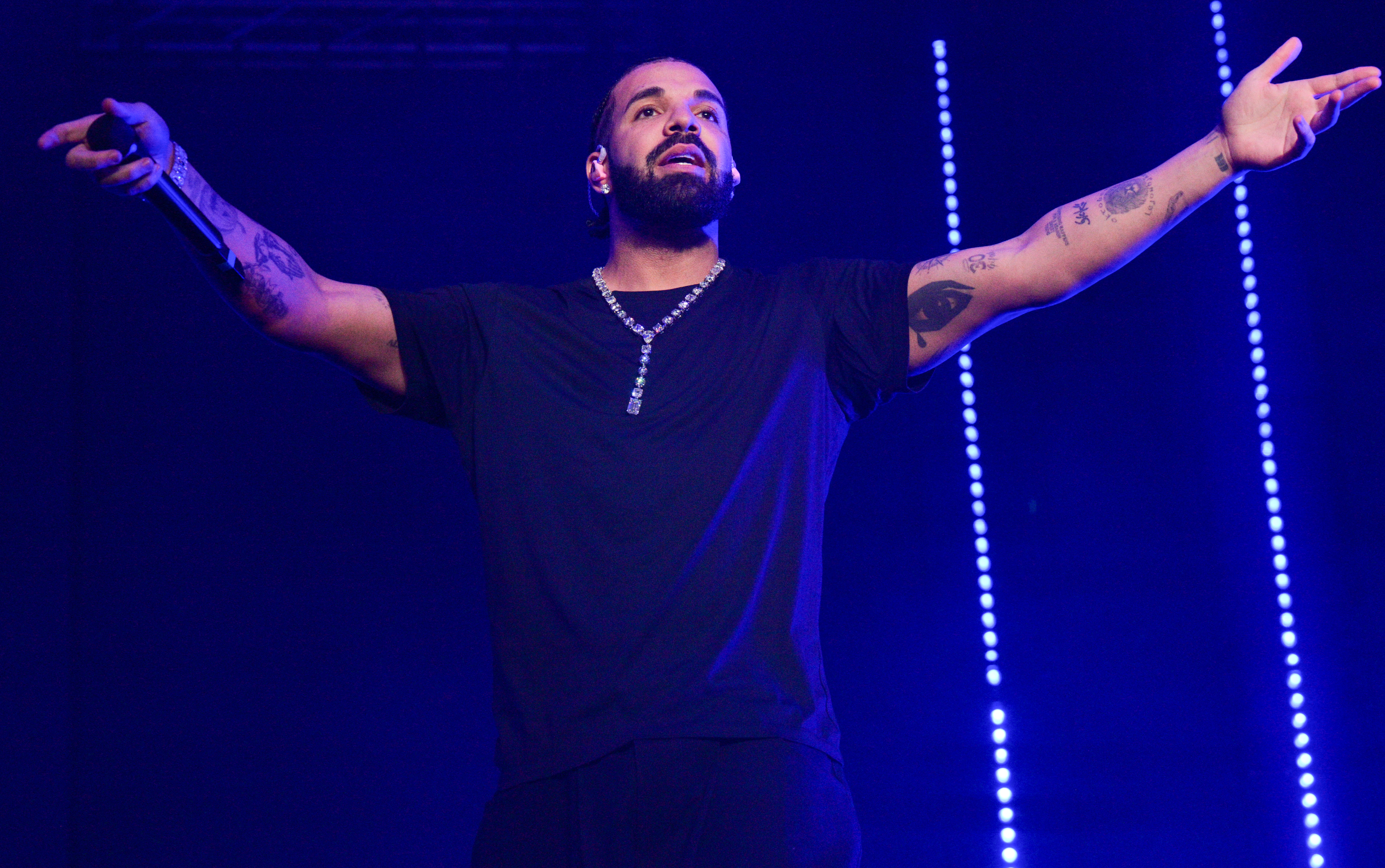 Drake Reveals He’s Dropping A “For All The Dogs” Single This Week